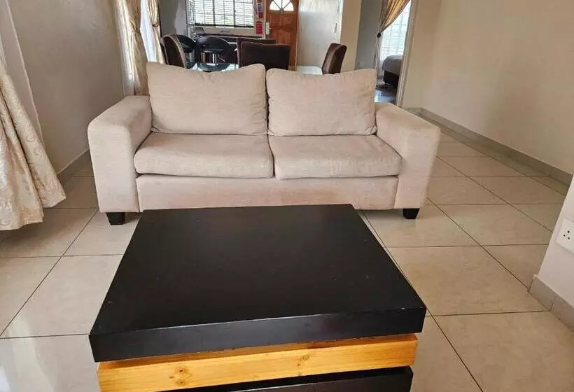 Booth Suite Hotel Mafikeng