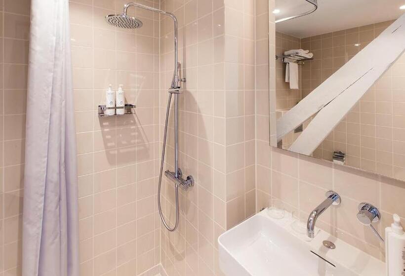 בית מלון כפרי 171. Urban Design