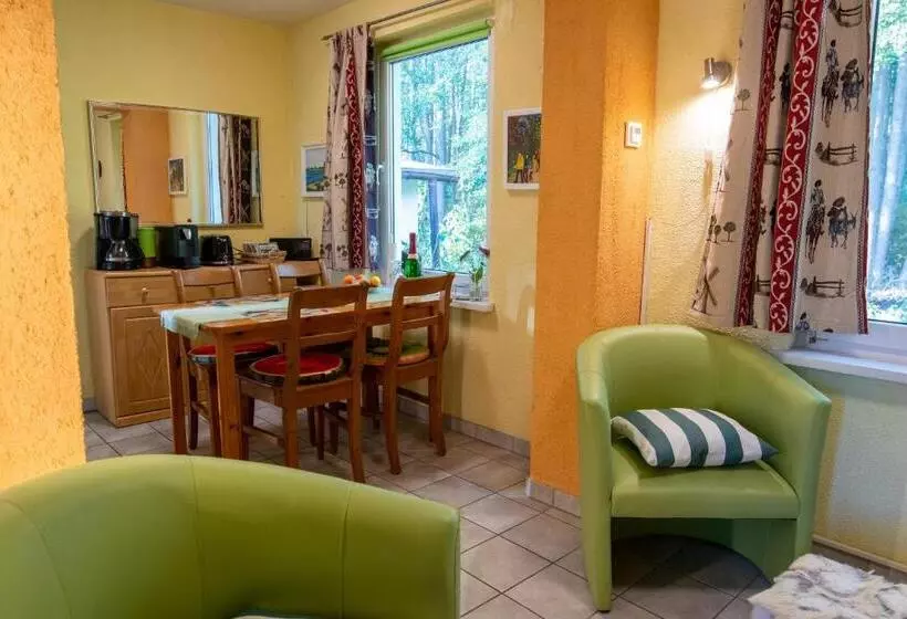 Hotelli Bungalow In Gristow