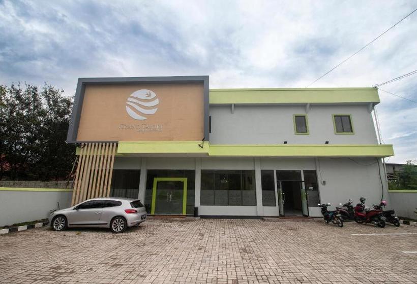 فندق Capital O 3327 Grand Tawiri