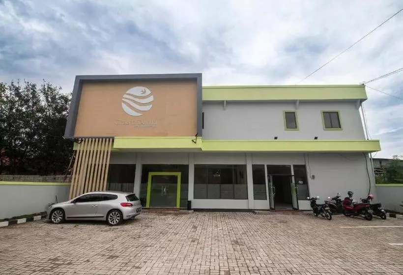 ホテル Capital O 3327 Grand Tawiri