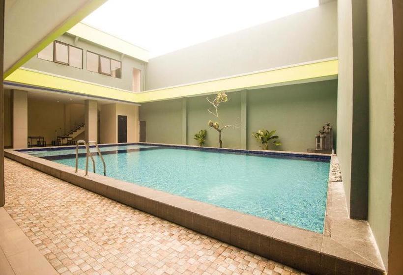 فندق Capital O 3327 Grand Tawiri