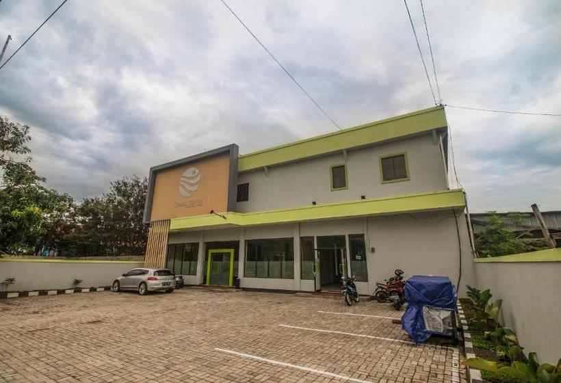 فندق Capital O 3327 Grand Tawiri