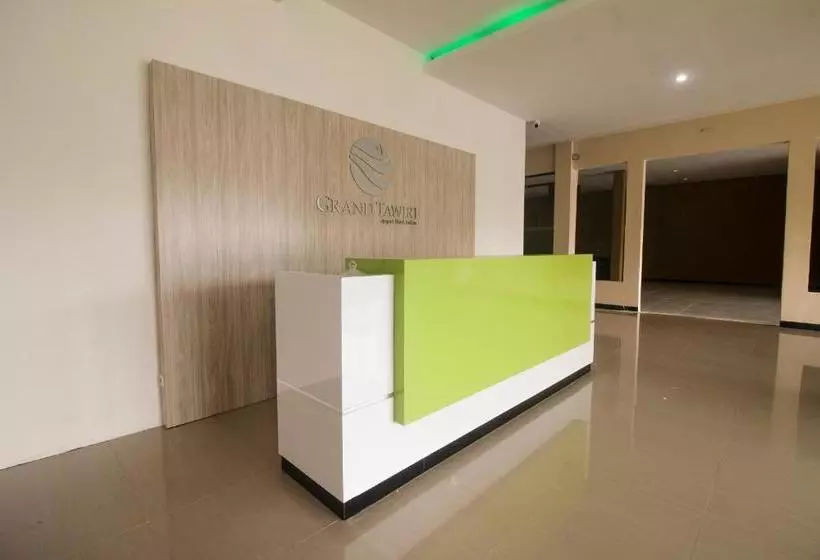 ホテル Capital O 3327 Grand Tawiri