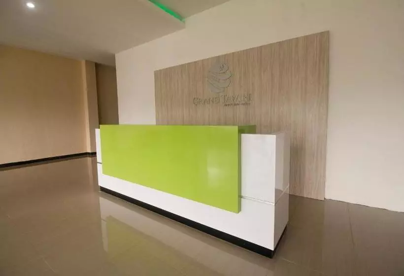 ホテル Capital O 3327 Grand Tawiri