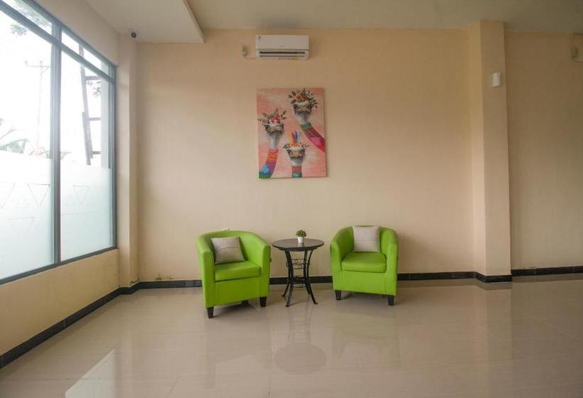 فندق Capital O 3327 Grand Tawiri