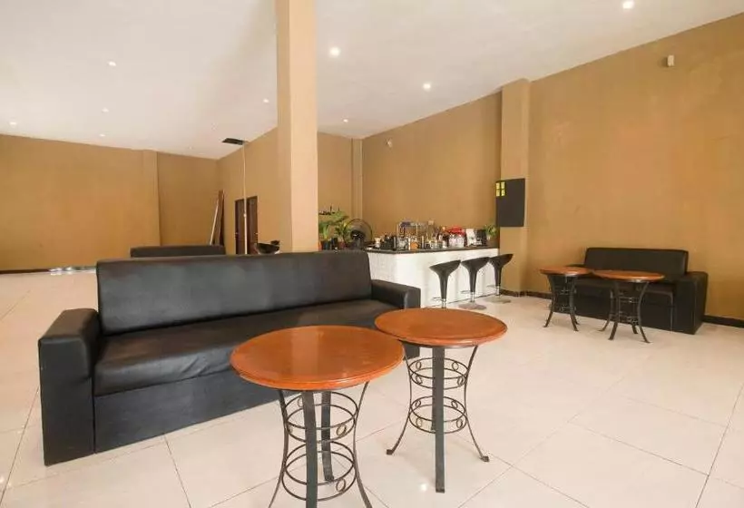 ホテル Capital O 3327 Grand Tawiri