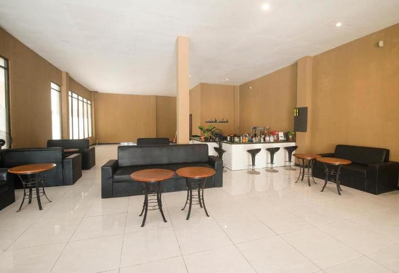 فندق Capital O 3327 Grand Tawiri