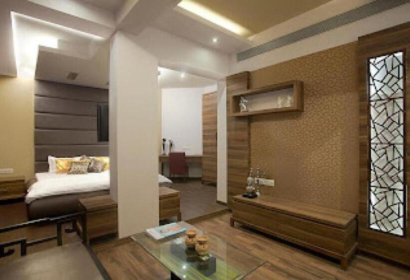 Hotel Collection O  Rr Boutique