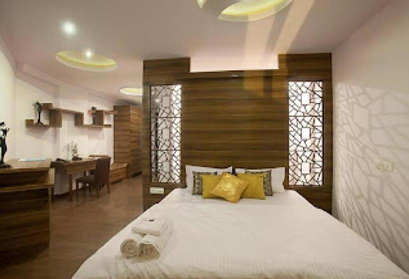 Hotel Collection O  Rr Boutique