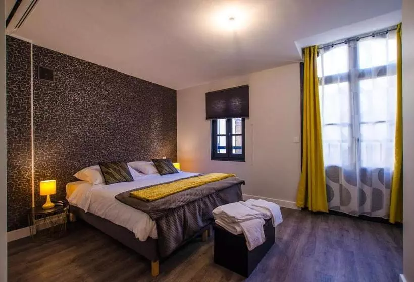 Hotelli L'atypic Hôtel Restaurant