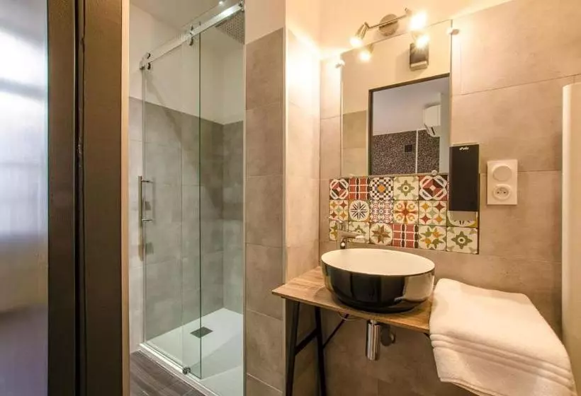 Hotelli L'atypic Hôtel Restaurant