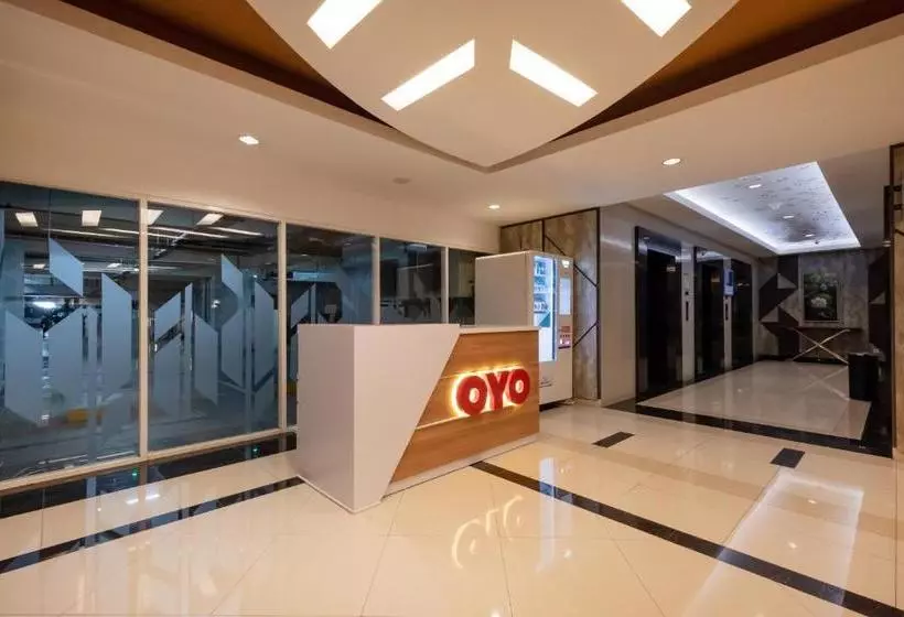 ホテル Oyo 3390 Apartment Grand Kamala Lagoon Avenue