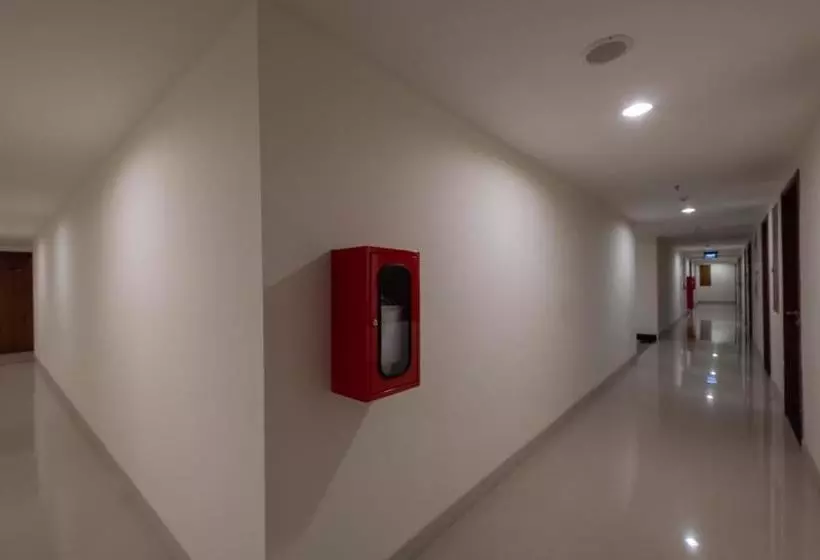 ホテル Oyo 3390 Apartment Grand Kamala Lagoon Avenue