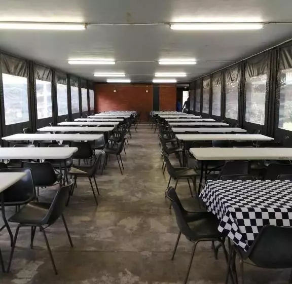 ユースホステル Dirkie Uys Backpackers