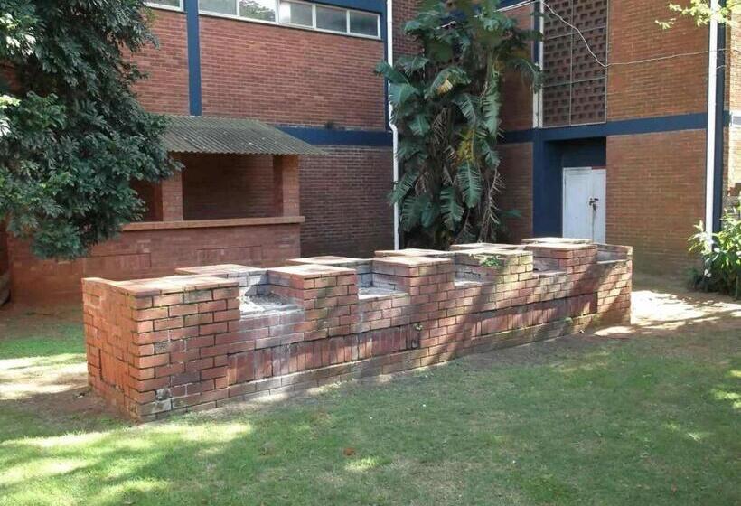 Retkeilymaja Dirkie Uys Backpackers