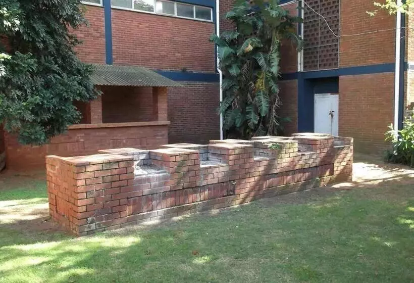 ユースホステル Dirkie Uys Backpackers