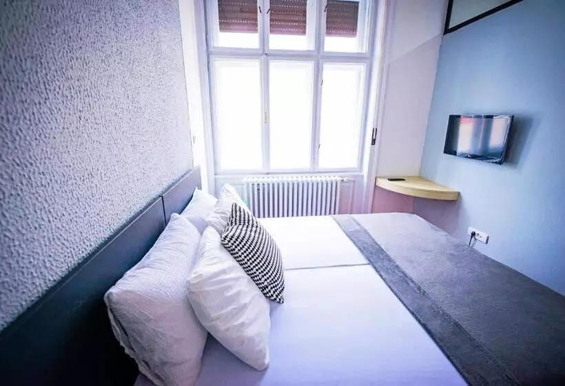 تختخواب و صبحانه Pb Urban Garden Stay With Secured Parking