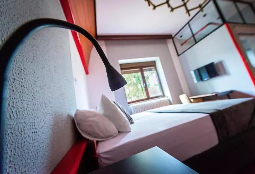 تختخواب و صبحانه Pb Urban Garden Stay With Secured Parking