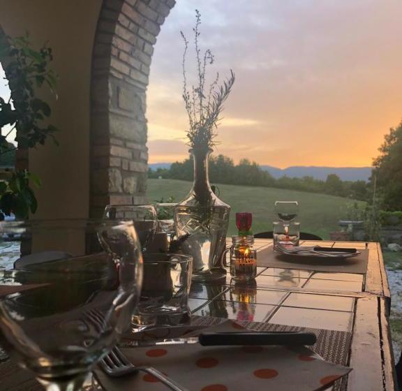 مبيت وإفطار Podere Il Sasso