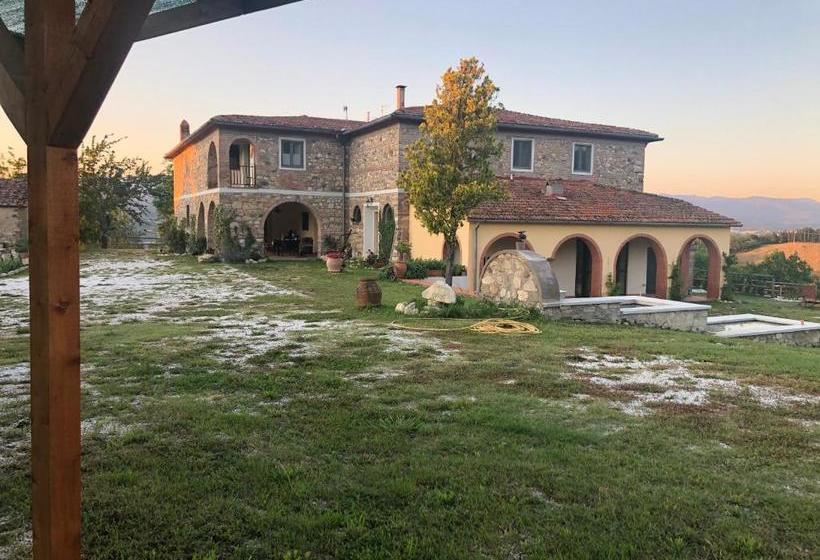 مبيت وإفطار Podere Il Sasso