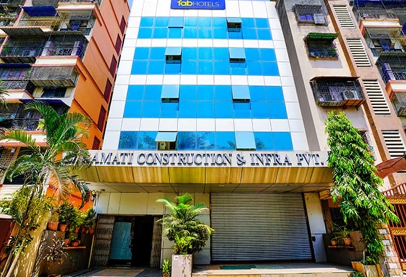 בית מלון כפרי Fabexpress Baramati Stays