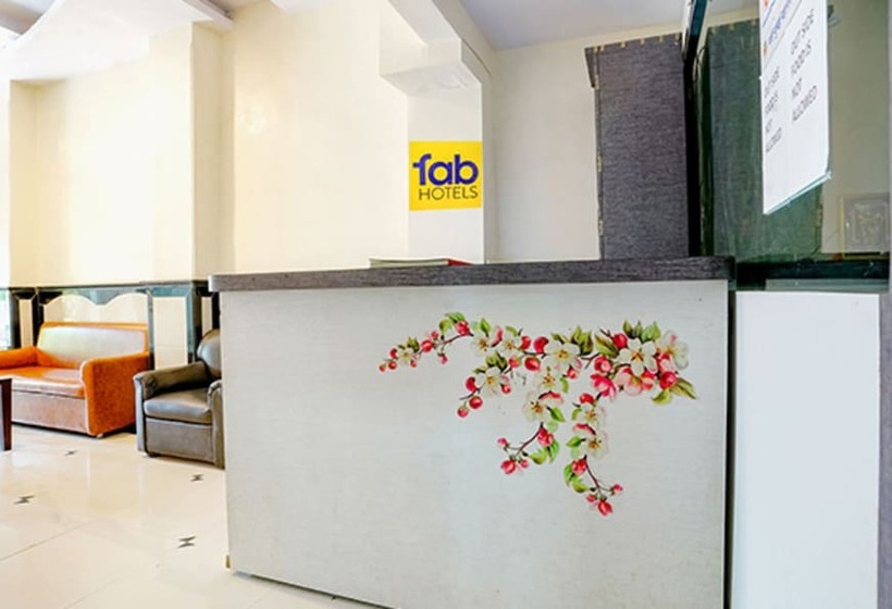 בית מלון כפרי Fabexpress Baramati Stays