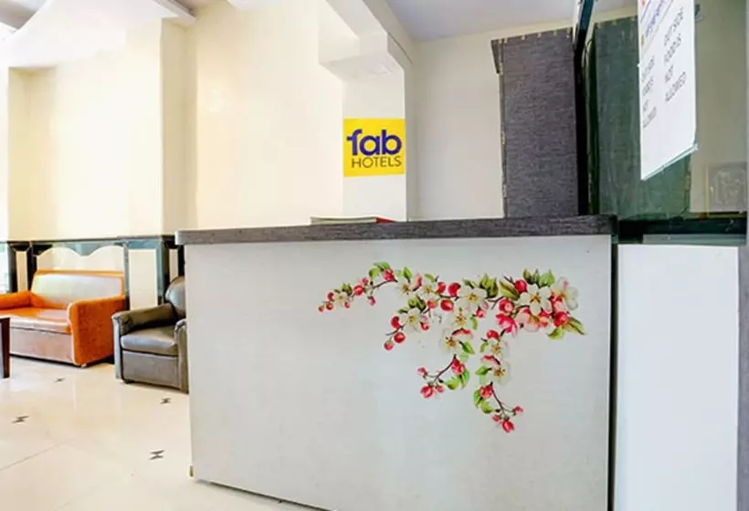 ホテル Fabexpress Baramati Stays