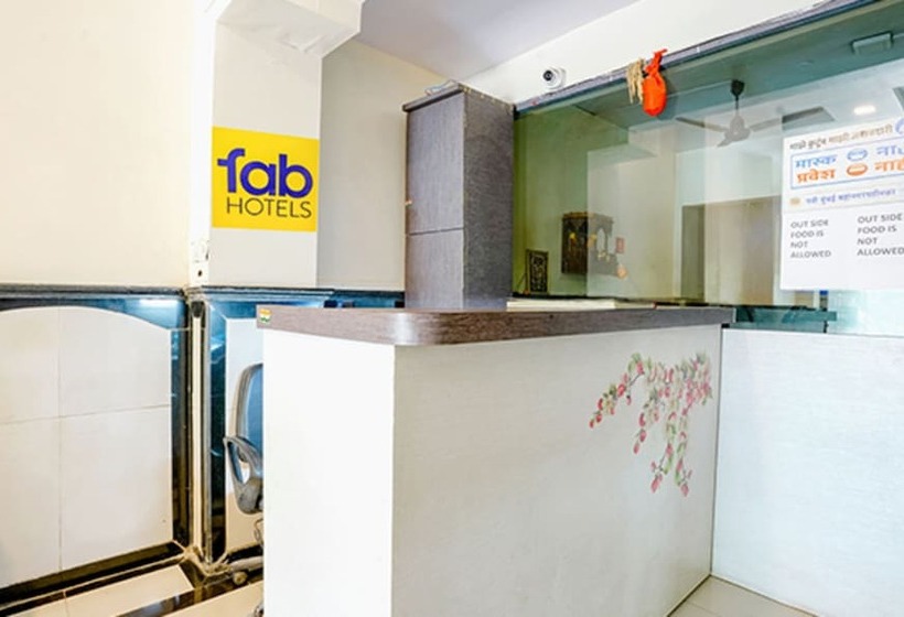 בית מלון כפרי Fabexpress Baramati Stays