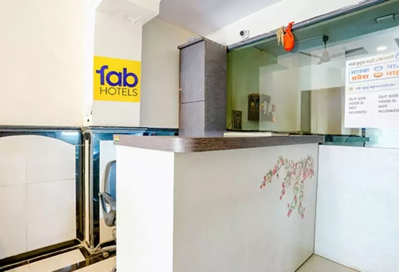 ホテル Fabexpress Baramati Stays