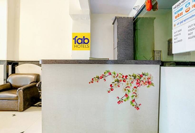 בית מלון כפרי Fabexpress Baramati Stays