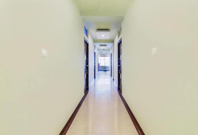 Отель O Sri Sai Residency