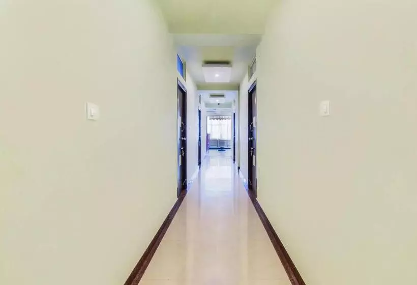 ホテル O Sri Sai Residency