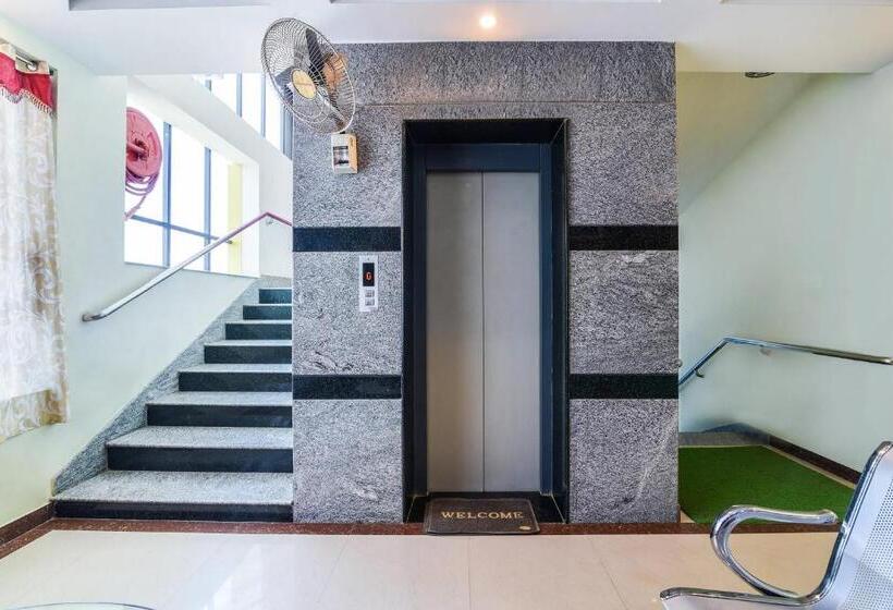 Отель O Sri Sai Residency