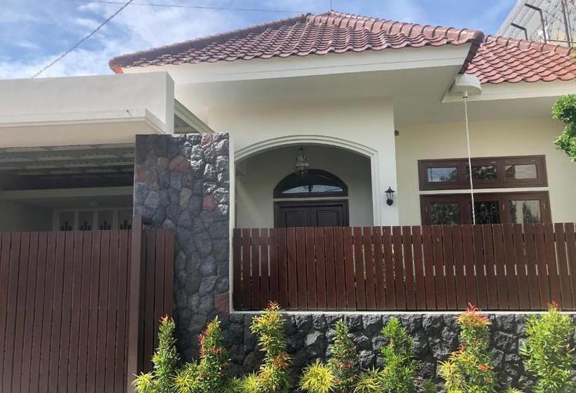 Hotell Oyo Life 3093 Kost Bale Teduh