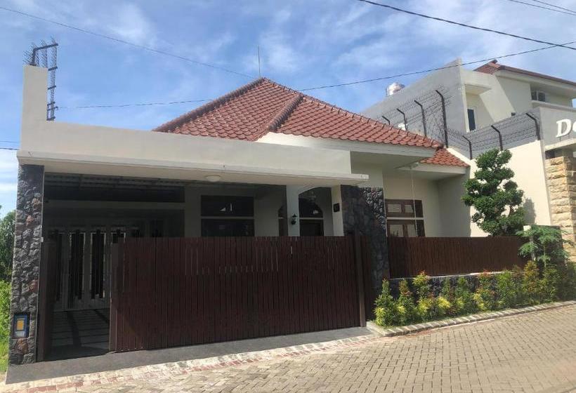 Hotell Oyo Life 3093 Kost Bale Teduh