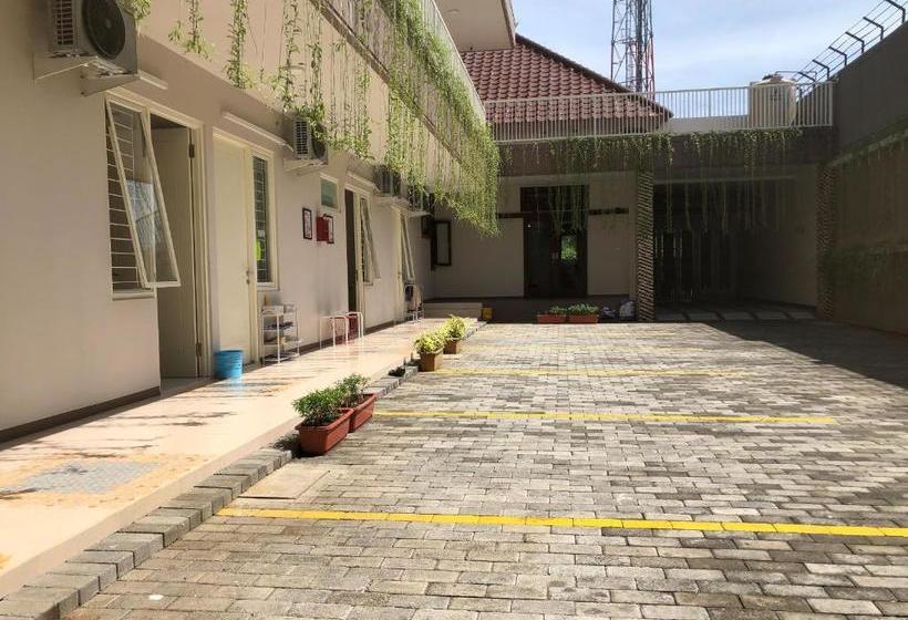 Hotell Oyo Life 3093 Kost Bale Teduh