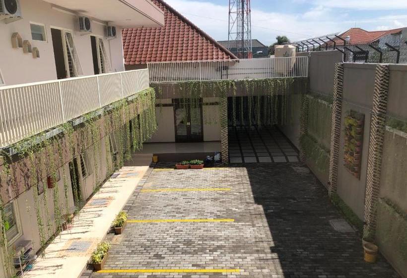 Hotell Oyo Life 3093 Kost Bale Teduh