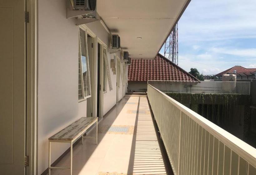 Hotell Oyo Life 3093 Kost Bale Teduh