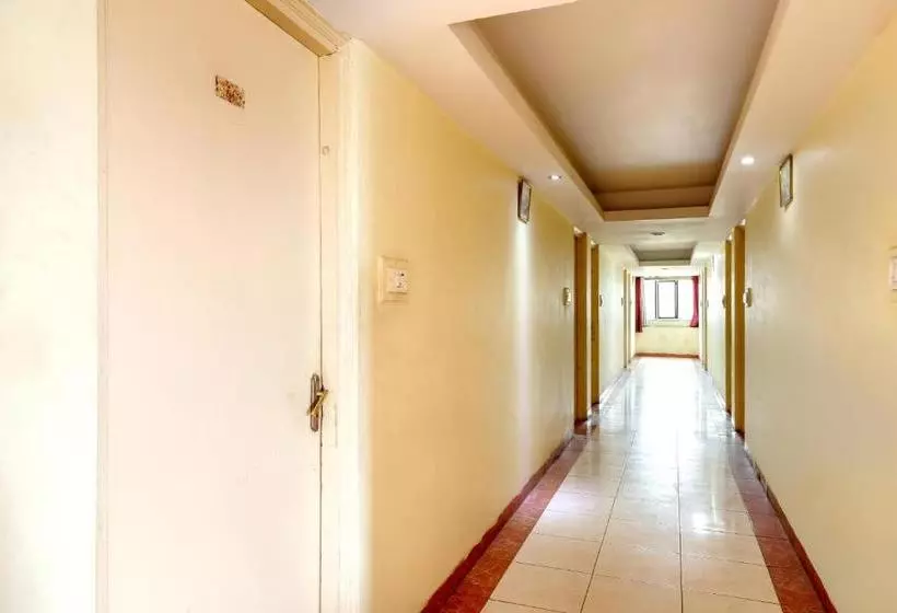 ホテル Spot On 42624  Tarun Residency