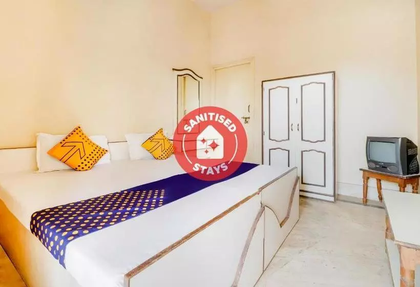 ホテル Spot On 42624  Tarun Residency