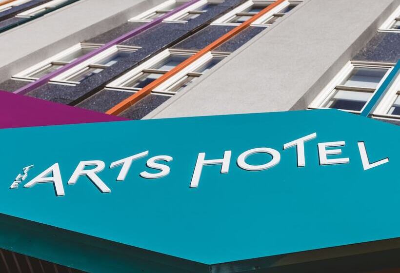هتل The Arts