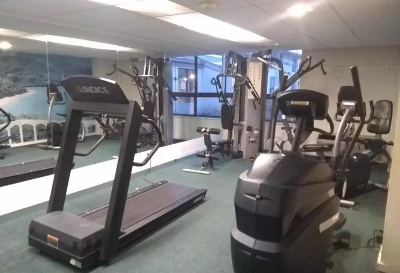 Hotelli Crossroads Inn