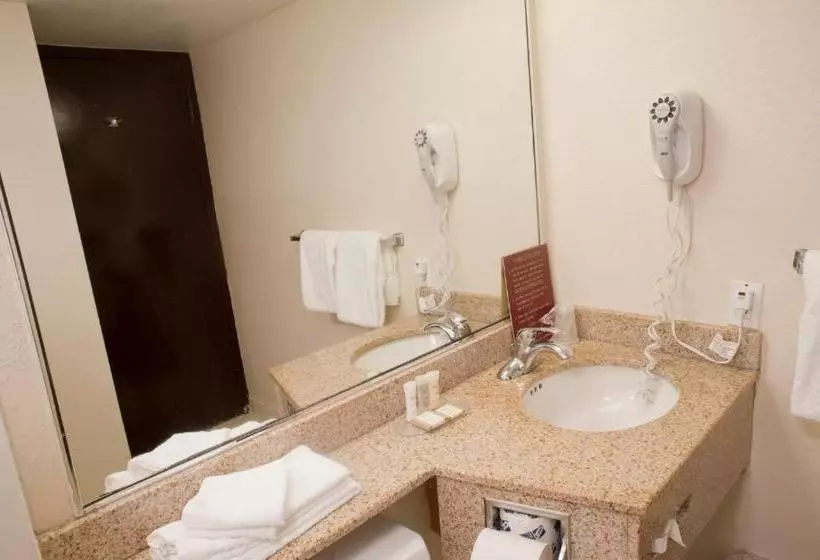 Hotelli Crossroads Inn