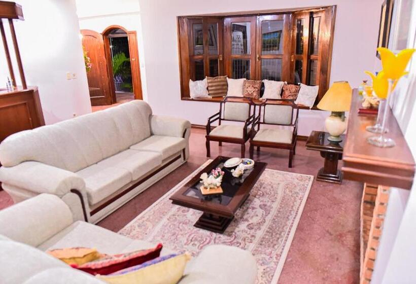 پانسیون Palmera Hotel Cde