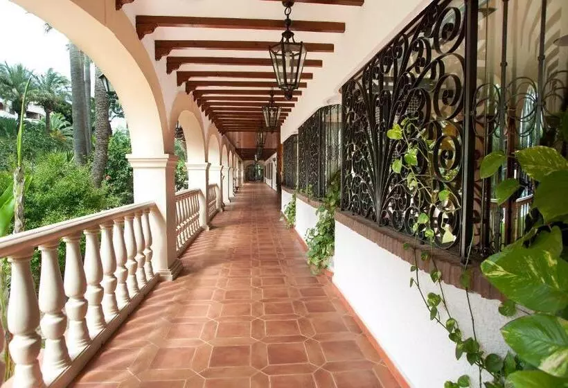 Apartamentos Bajondillo