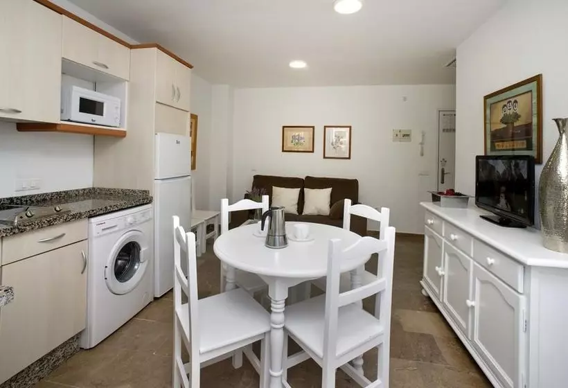 Apartamentos Leo Ipanema