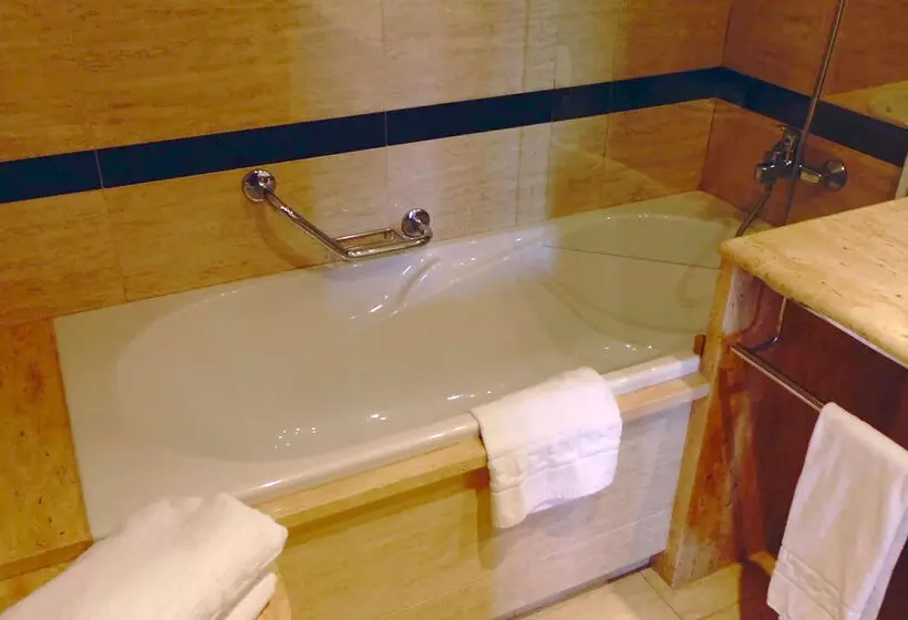 ホテル Bonalba Alicante 4* Sup