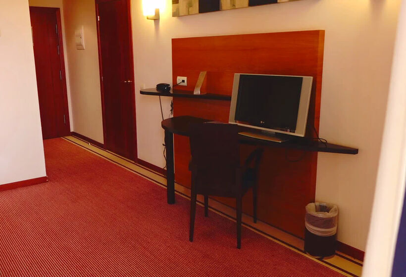 בית מלון כפרי Bonalba Alicante 4* Sup