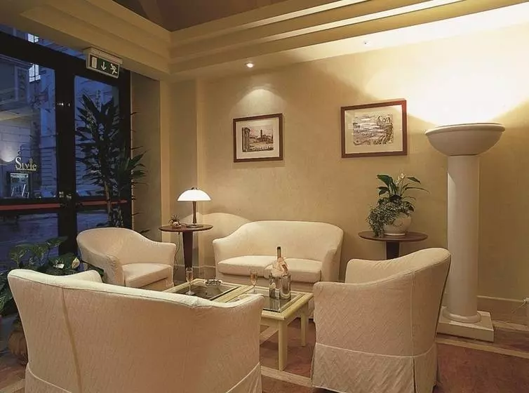 Отель Exe Domus Aurea